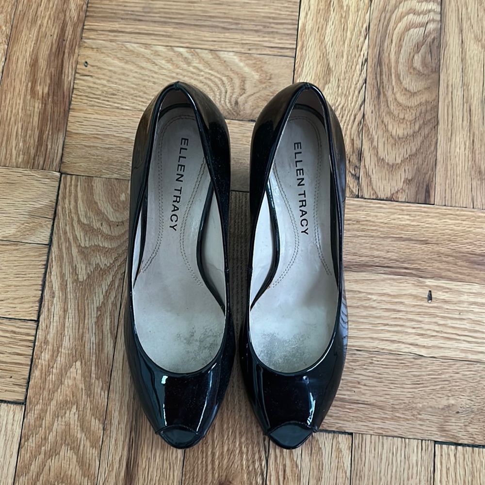 Ellen Tracy Wedge Heels